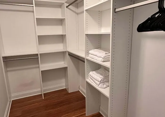 Cozy 1 Bedroom 1 Parking Sleeps 4 Chicago