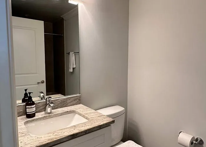 Appartement Cozy 1 Bedroom 1 Parking Sleeps 4 *